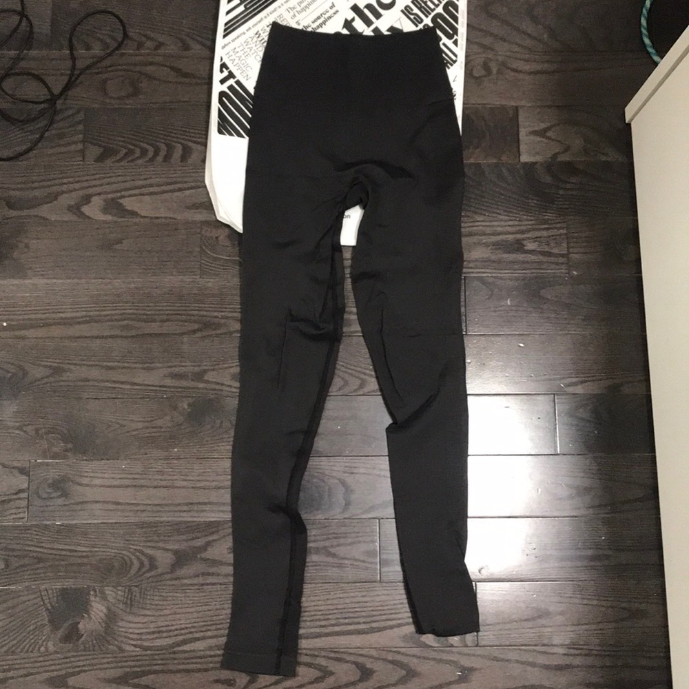 Lululemon “Zone in Tight” leggings